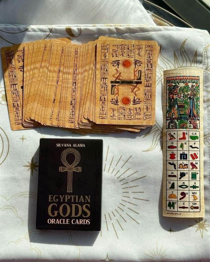 Egyptian Gods Oracle Cards — deck usado nas leituras